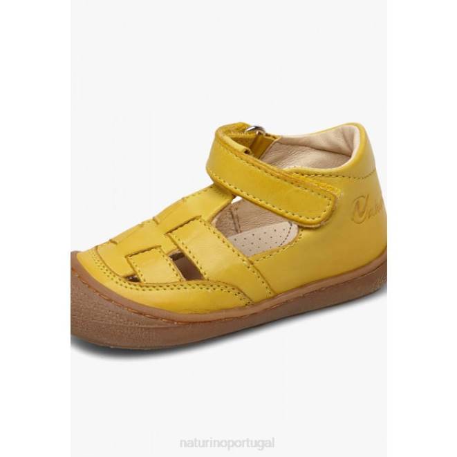 crianças Naturino amarelo chumaço sandálias de primeiro passo HTF8566